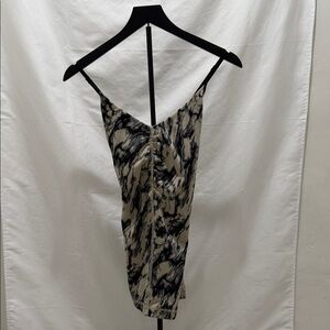 Lululemon Athletica Black and Cream Patterned Top